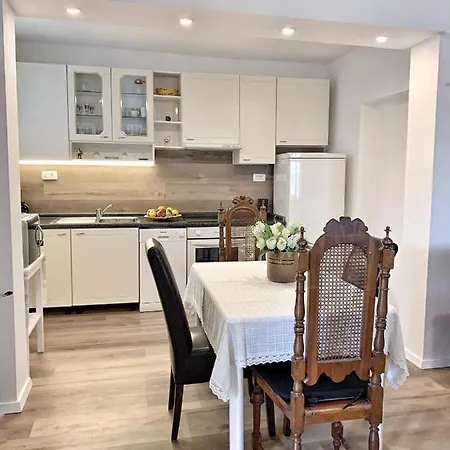 Apartment Nika 3 Ika