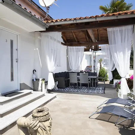 شقة Nika 3 إيكا