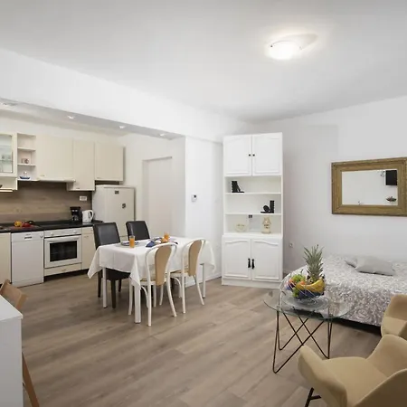 Apartment Nika 3 Ika